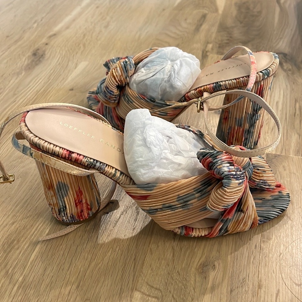 Loeffler Randall camellia ivory printed floral sandals!! Brand new size 7.5!